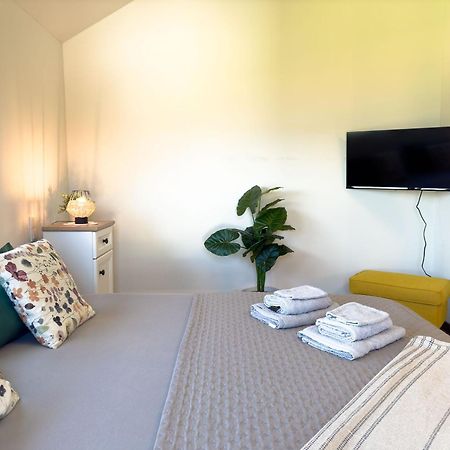 Serenity Vista Retreat Bnb Bescheid Экстерьер фото